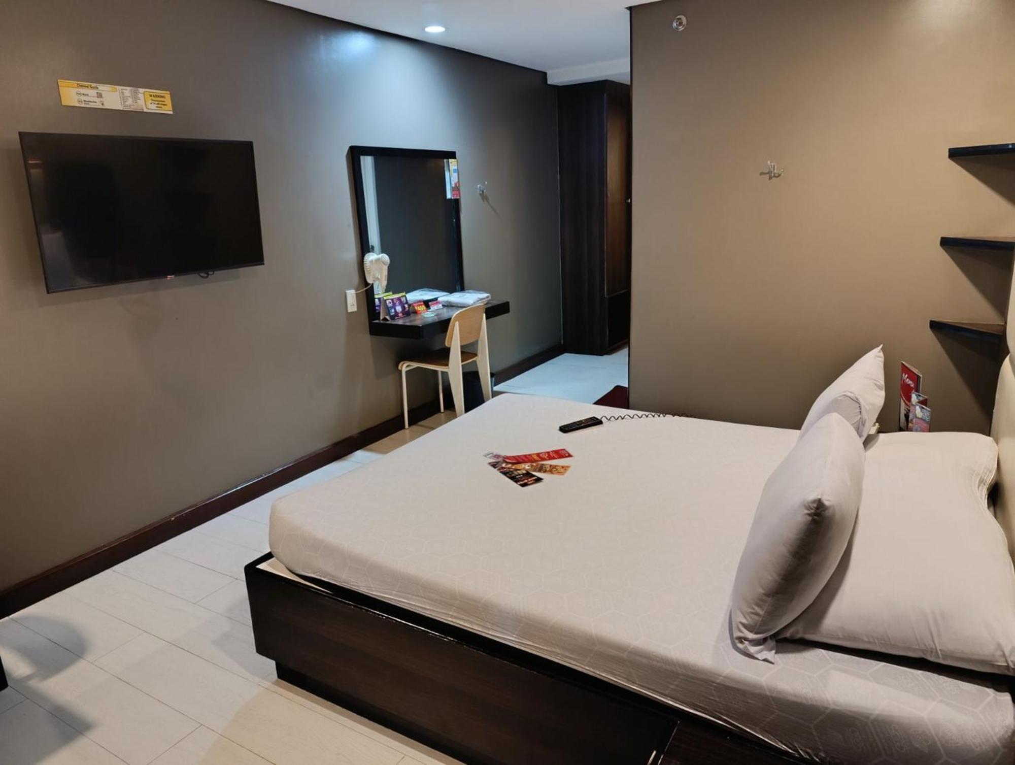 Hotel Sogo Malate Манила Экстерьер фото