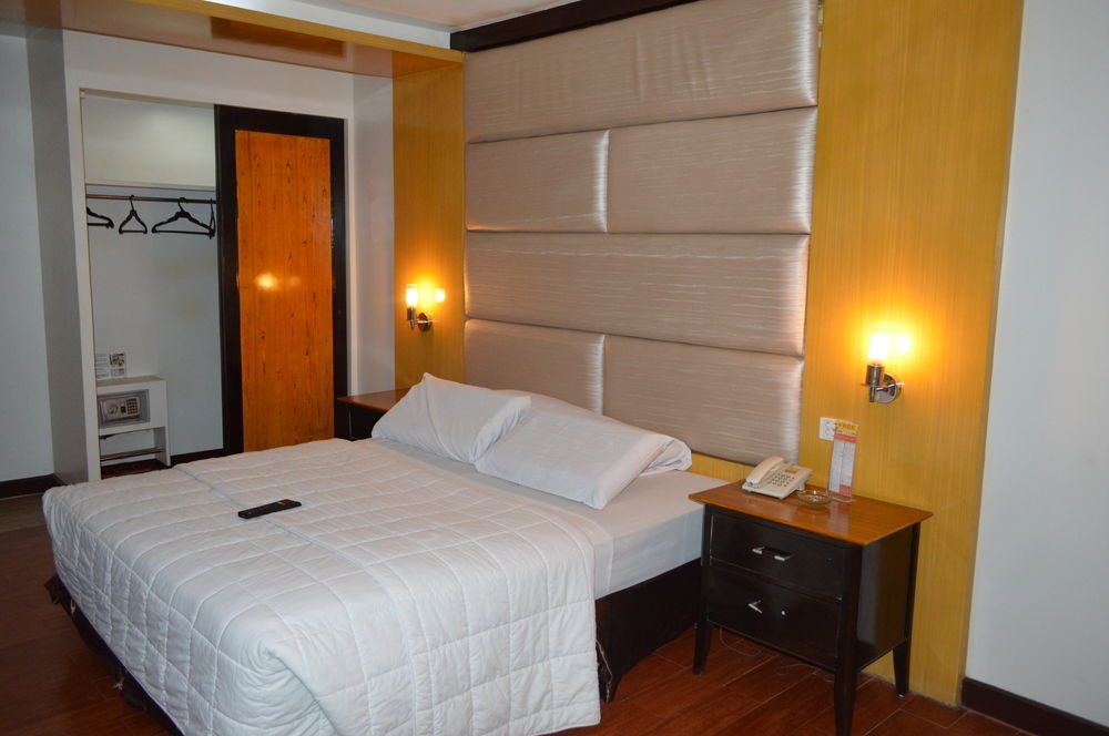 Hotel Sogo Malate Манила Экстерьер фото