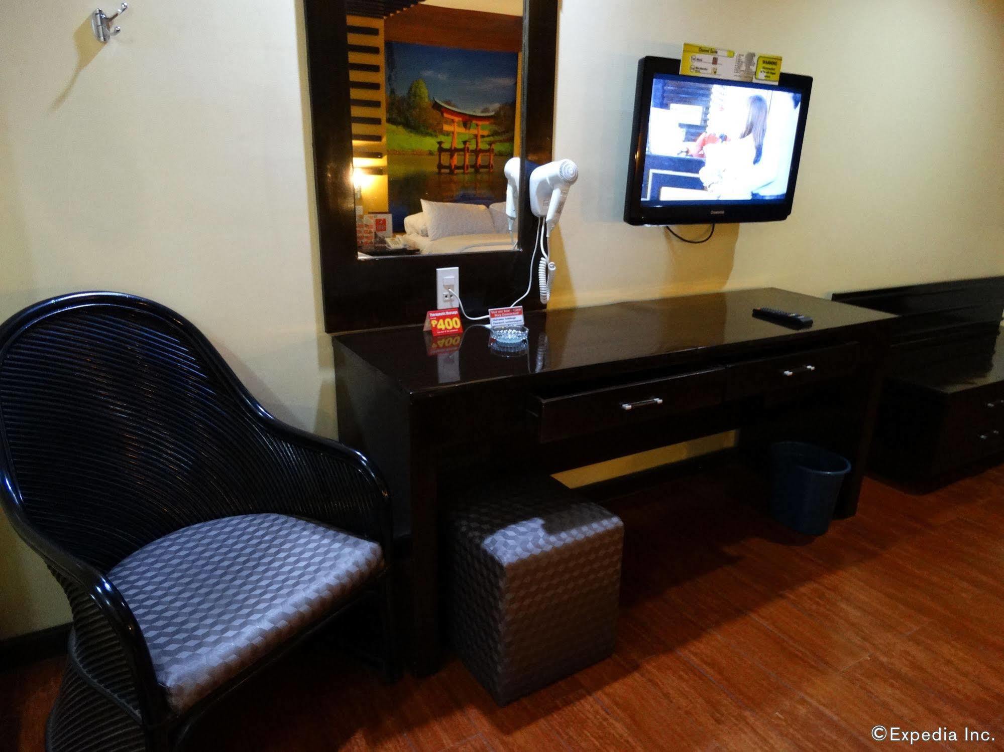 Hotel Sogo Malate Манила Экстерьер фото